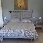 Bed & Breakfast La Maison De L'ecluse 3*